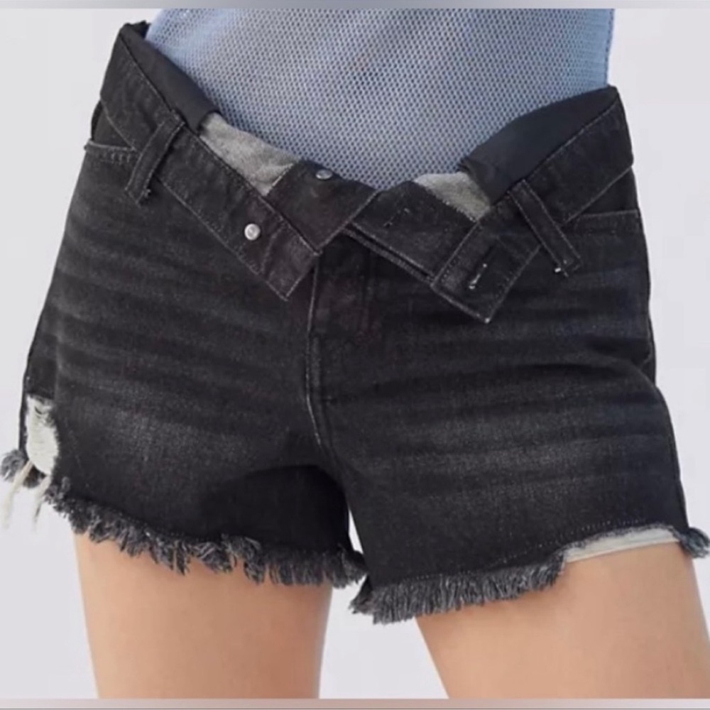 Urban Outfitters BDG foldover V-front
Denim Shorts